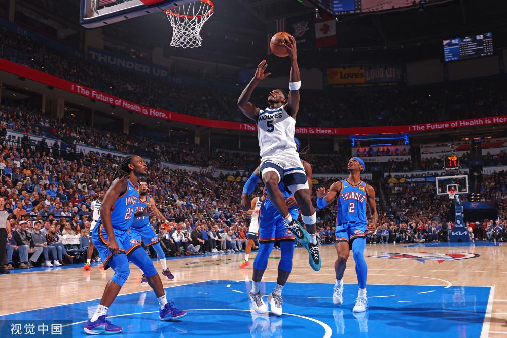 并频频闯入 并频频闯入